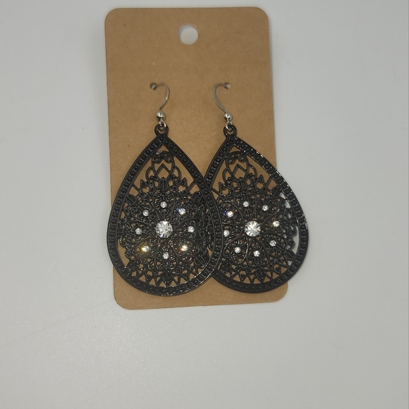 Ebony Filigree teardrop diamond rhinestone dangling earrings - Picture 5 of 6